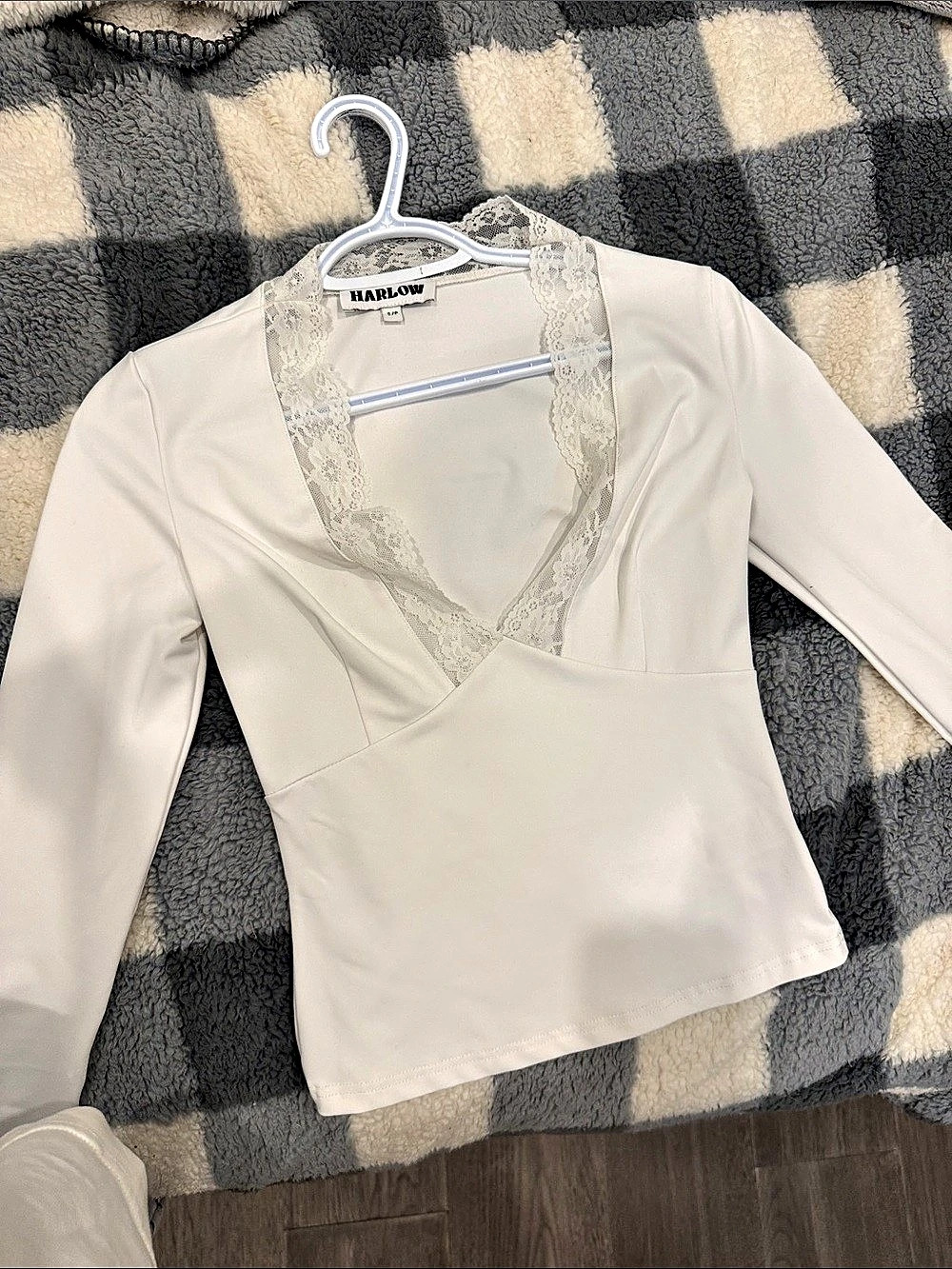 Harlow Long Sleeve Lace Neck Top in White Like New